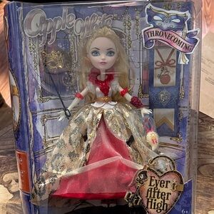 Ever After High Apple White Doll - Red and Gold